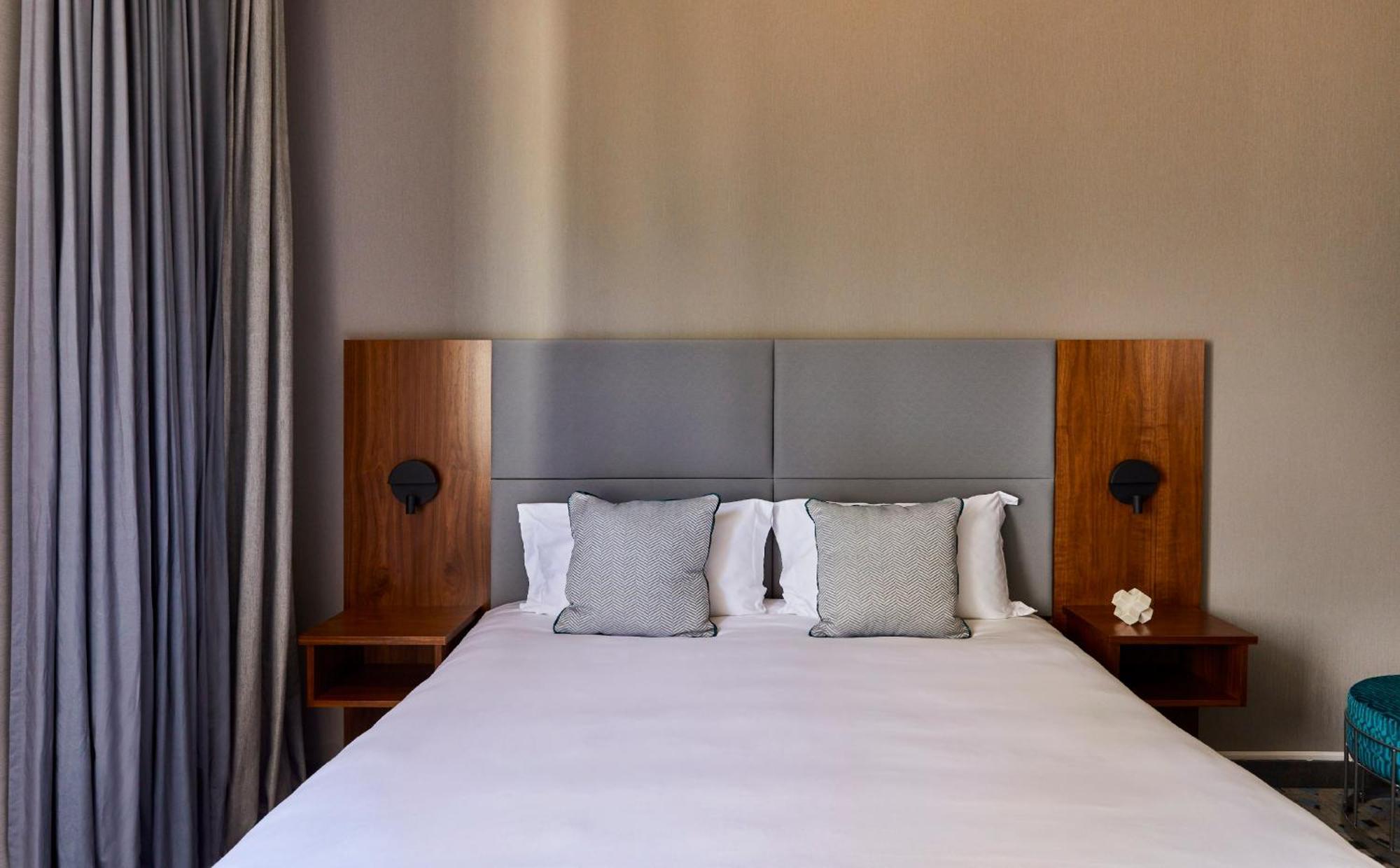 Crowne Plaza Paris Republique By Ihg Hotel Exterior photo