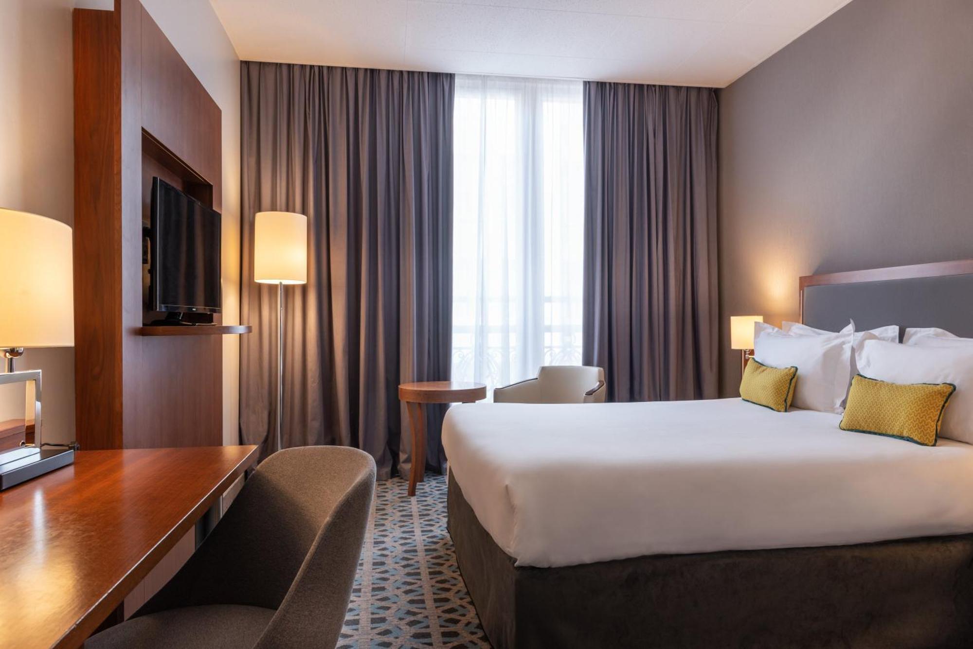 Crowne Plaza Paris Republique By Ihg Hotel Exterior photo