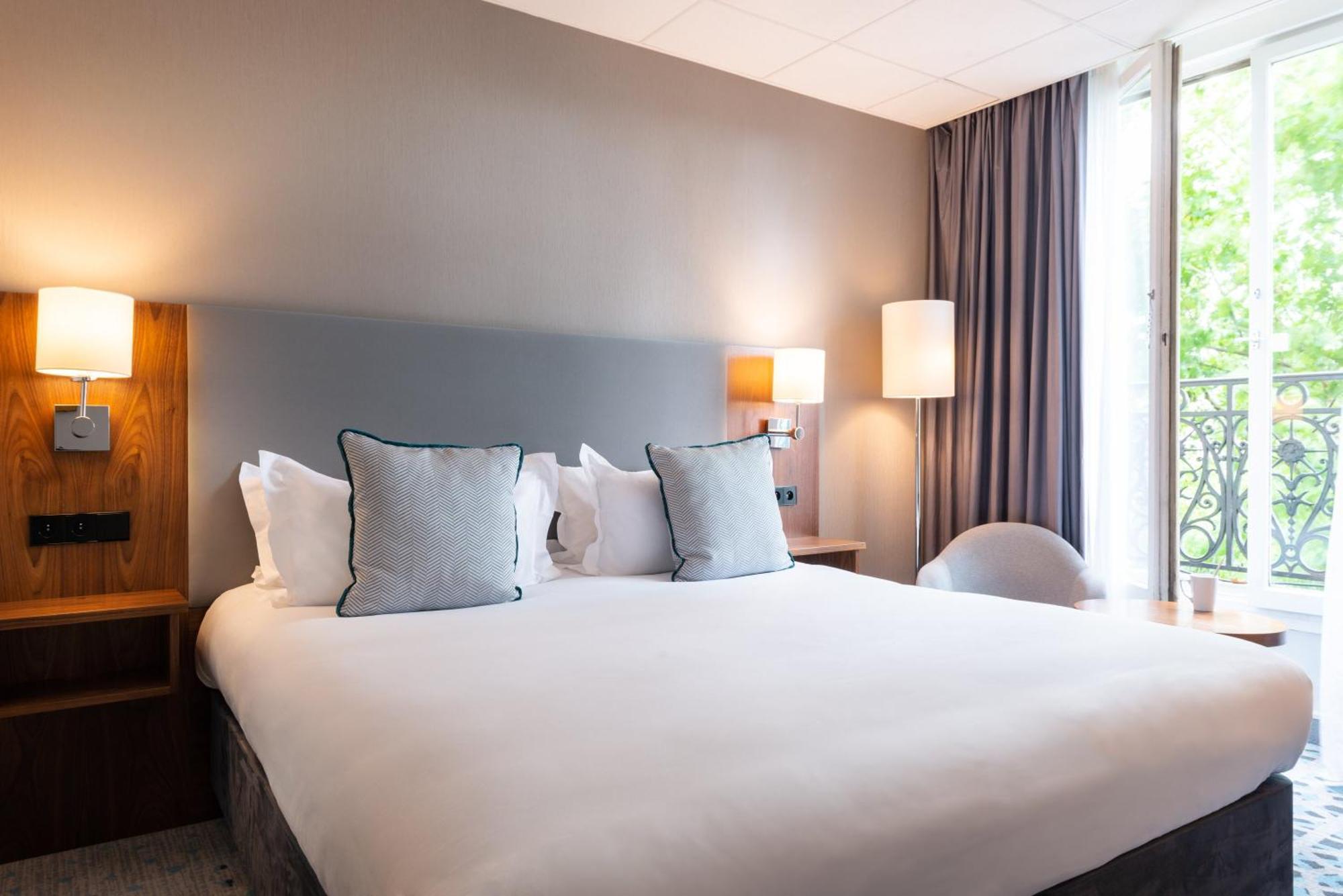 Crowne Plaza Paris Republique By Ihg Hotel Exterior photo