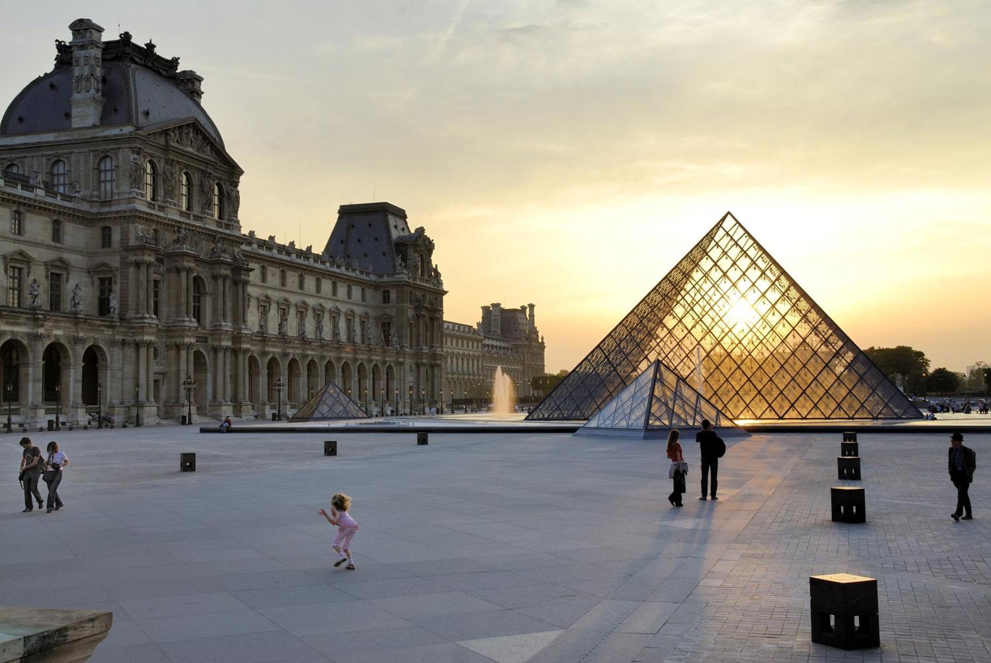 Crowne Plaza Paris Republique By Ihg Hotel Exterior photo