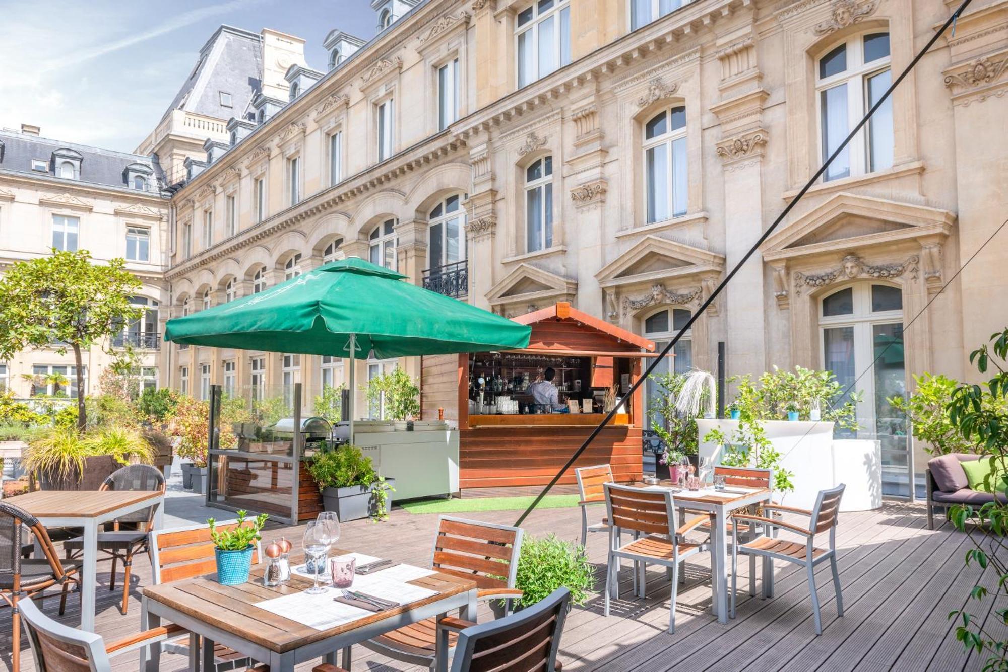 Crowne Plaza Paris Republique By Ihg Hotel Exterior photo